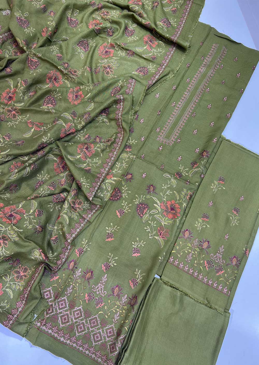 ABGL01 Gul-Noor - Unstitched Winter Suit - Image 5