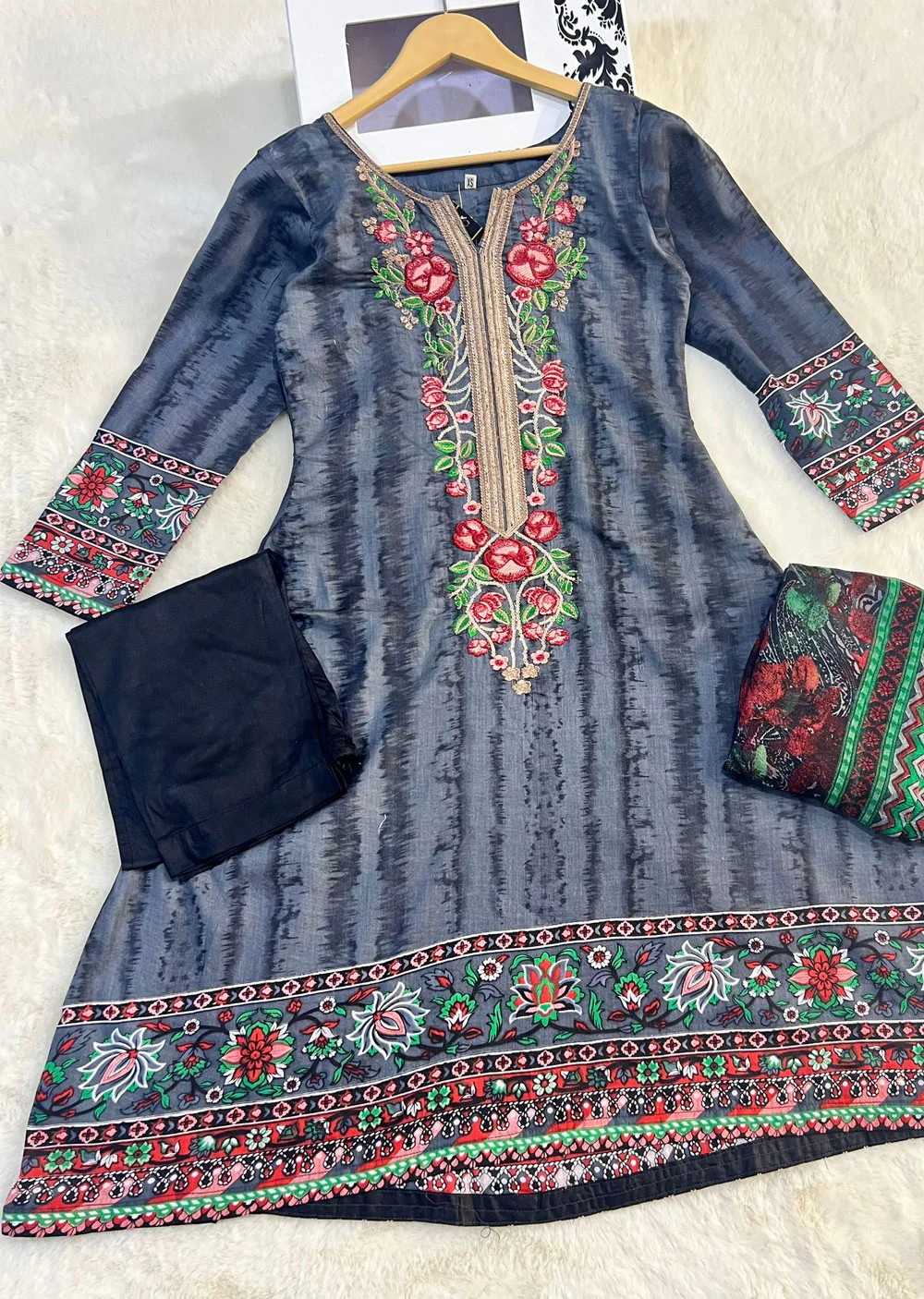 AMT46005 - Readymade Lawn Suit - Image 4