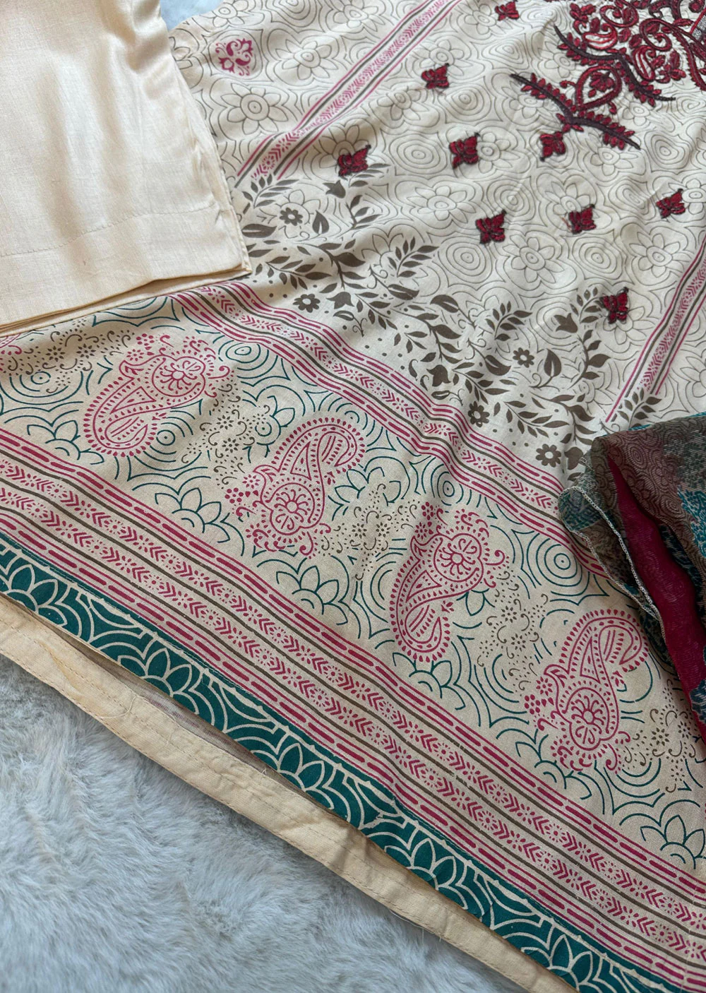 AMT48011 - Gold/Red Readymade Lawn Suit - Image 6