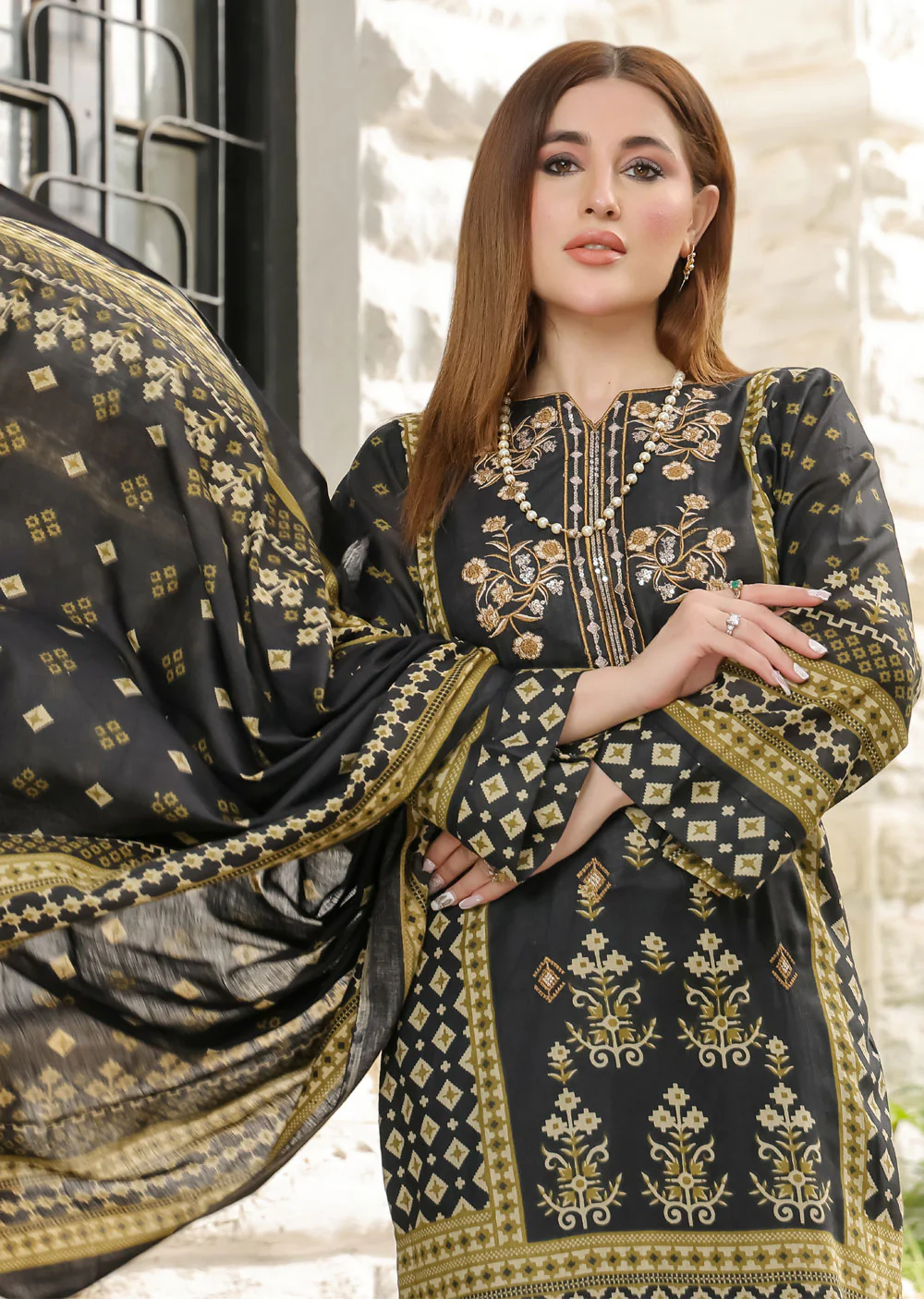 AMT48014 - Black/Gold Readymade Lawn Suit - Image 3