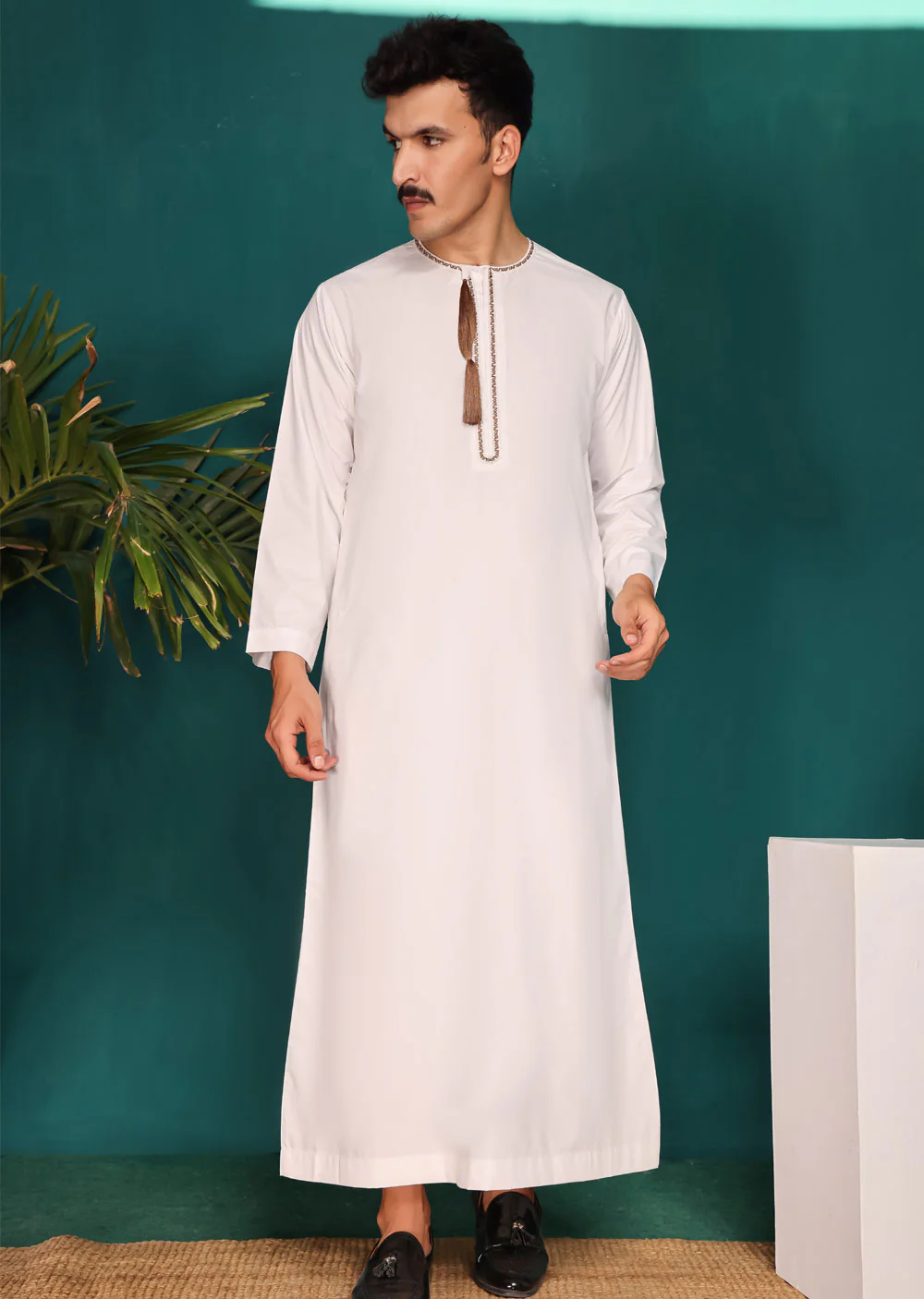 ASM24 Mens Embroidered Thobe