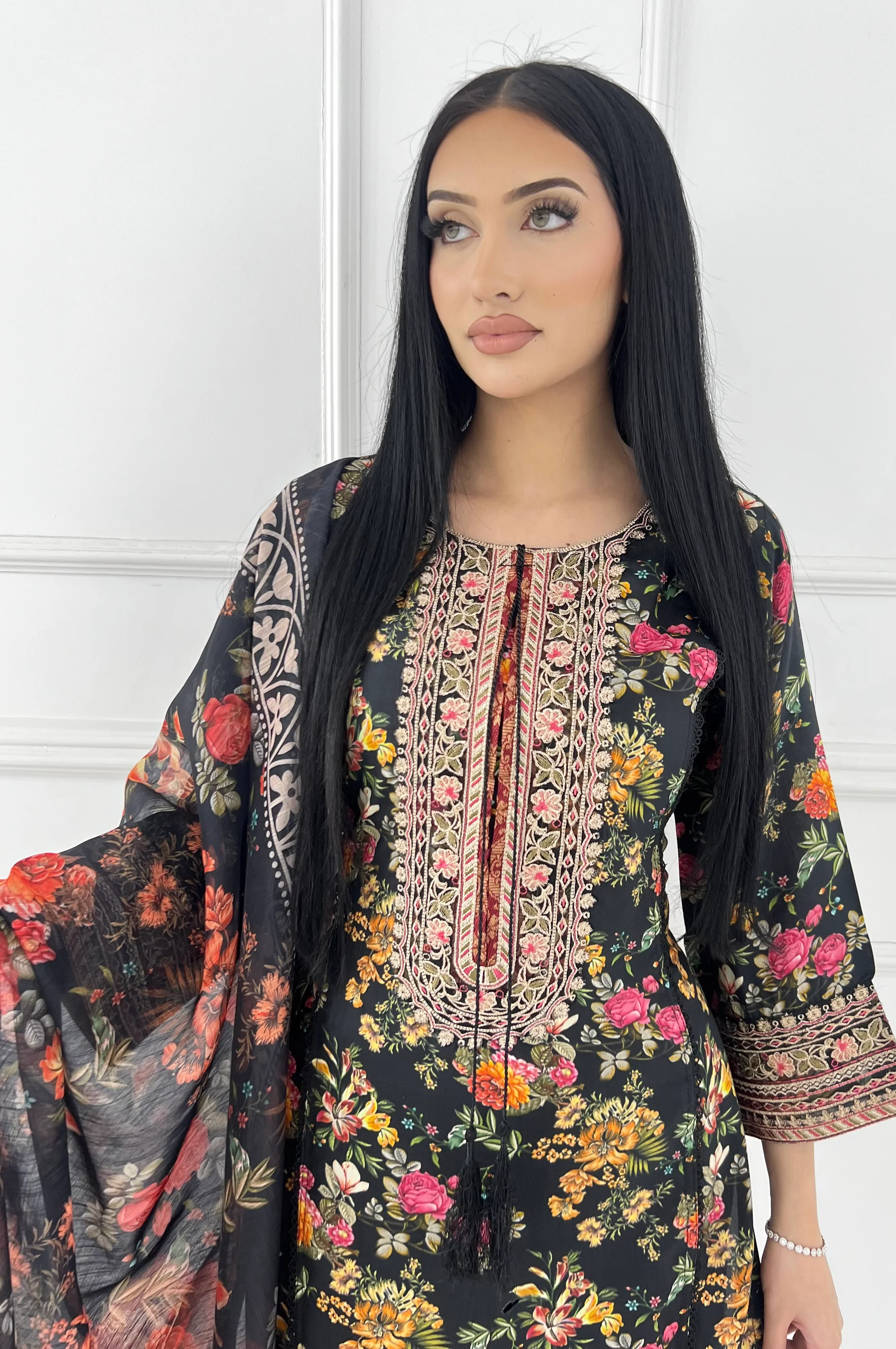BPH-203 - Black Viscose Suit MUMMY N ME - Image 4