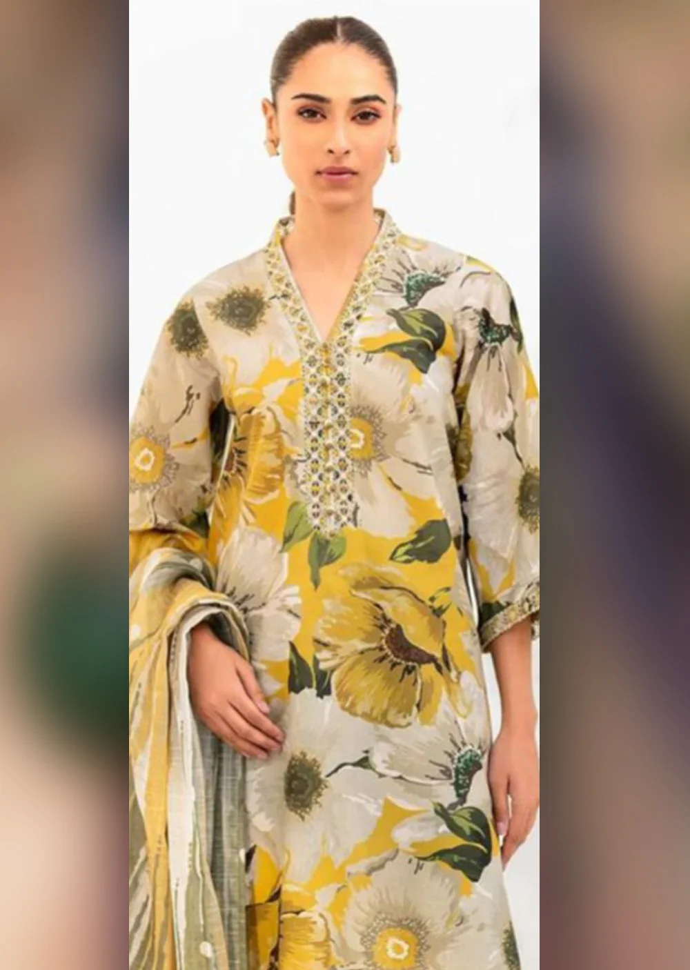 BTUR-08 - Green - Baroque Inspired Dhanak Suit 2025 - Image 2