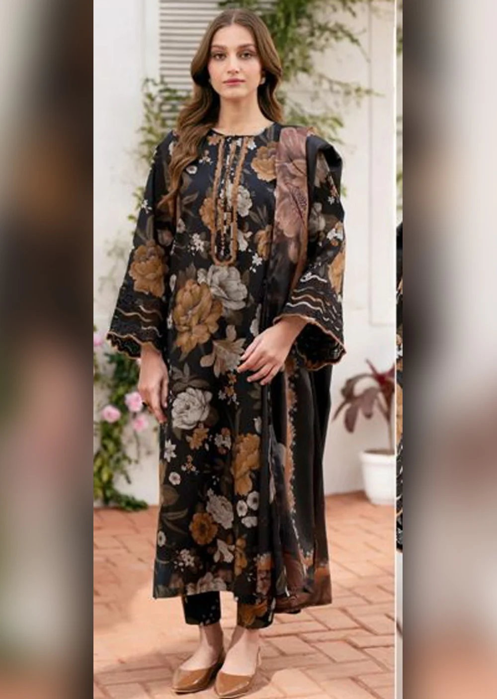 BTYR-02 - Black - Baroque Inspired Dhanak Suit 2025