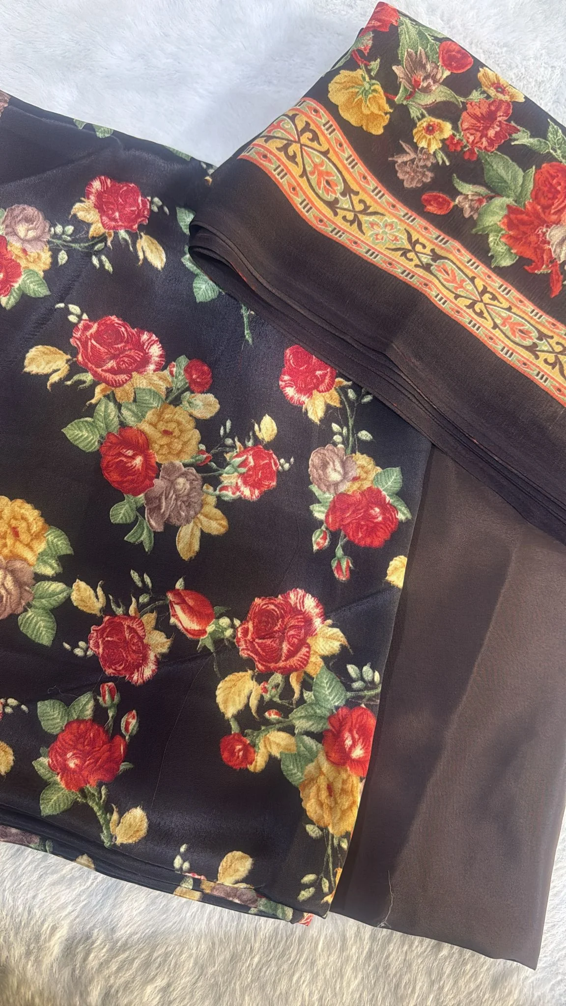 D9405 - Unstitched Crepe Suit - Image 10