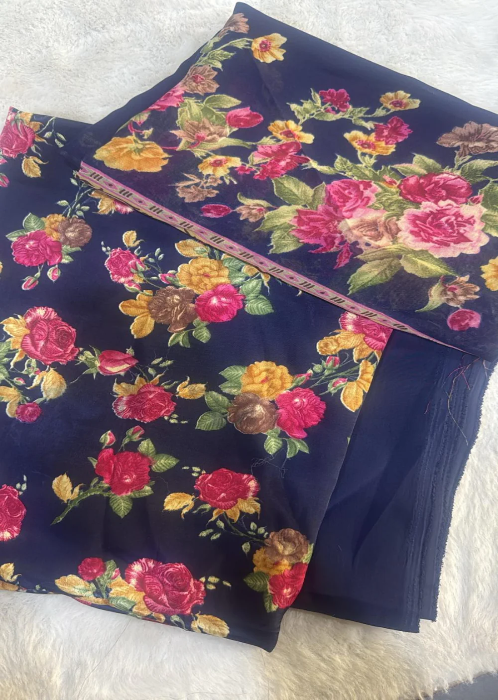 D9405 - Unstitched Crepe Suit - Image 3