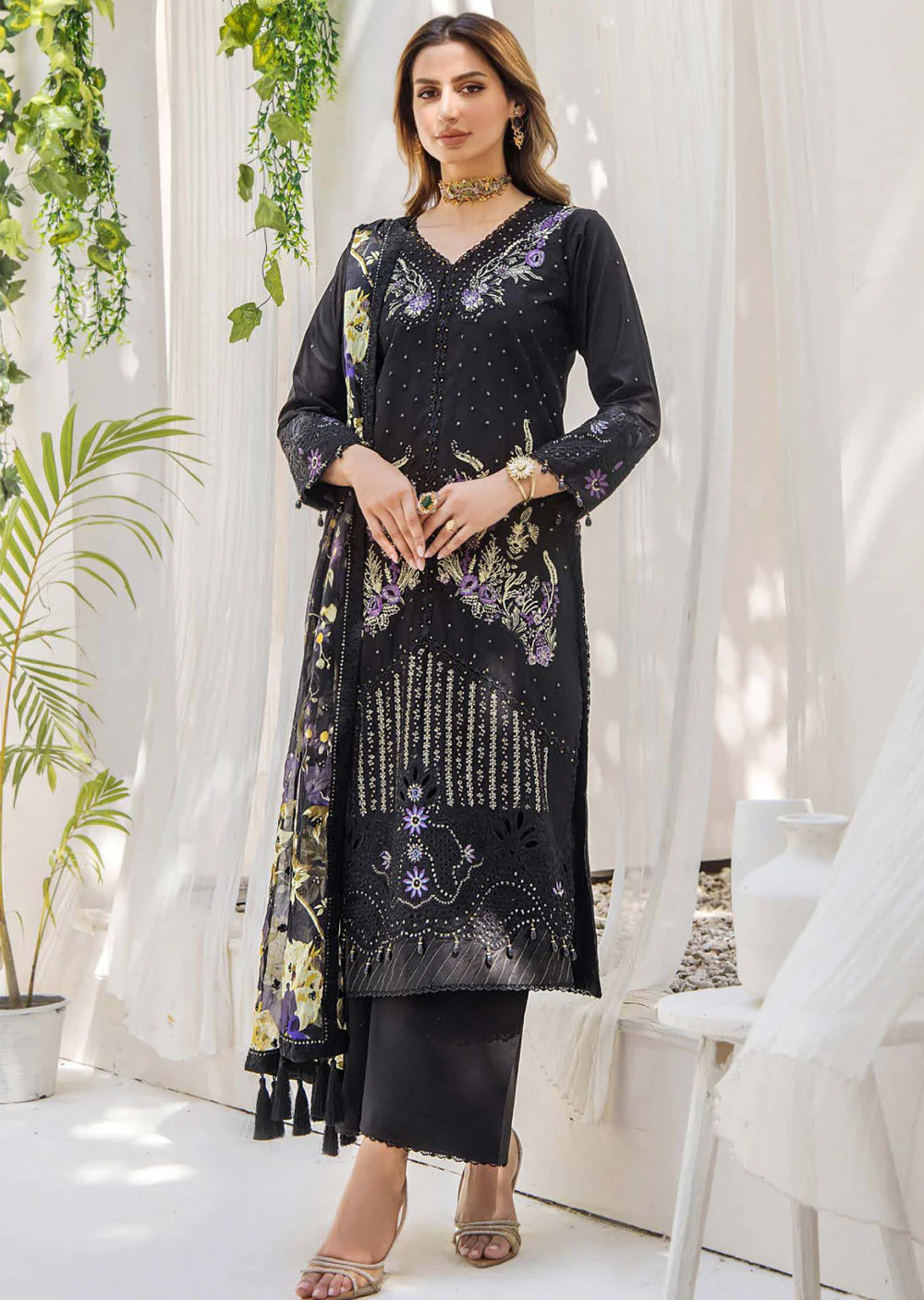 EA-EE-5519-R - Readymade - Embroidered Lawn Collection 2024