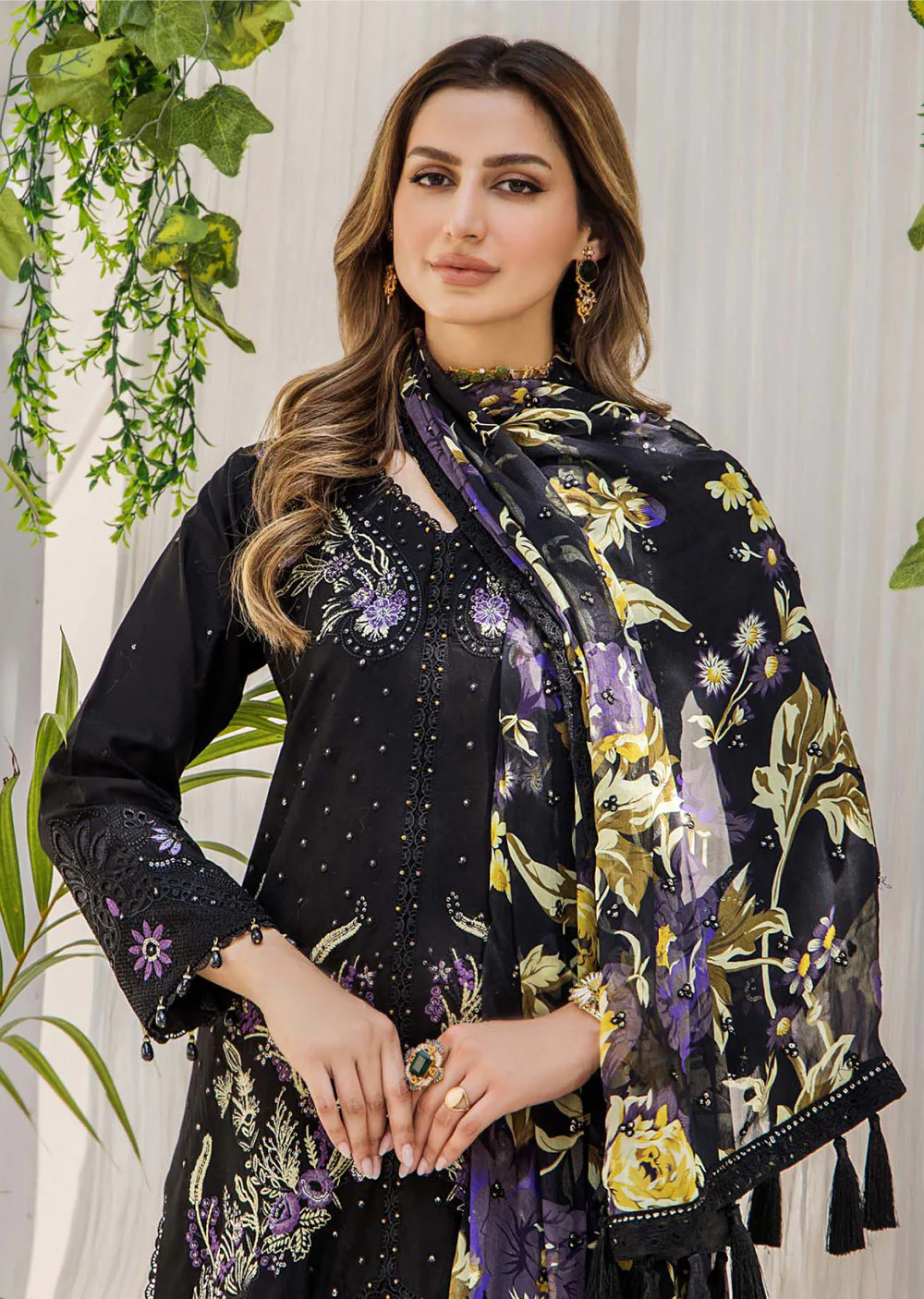 EA-EE-5519-R - Readymade - Embroidered Lawn Collection 2024 - Image 4