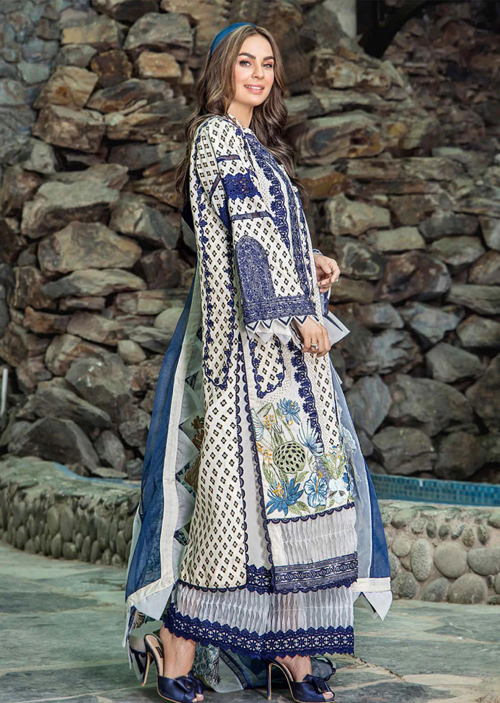 EA-LL-519 - Unstitched - Luxury Lawn Embroidered Collection 2024 - Image 2