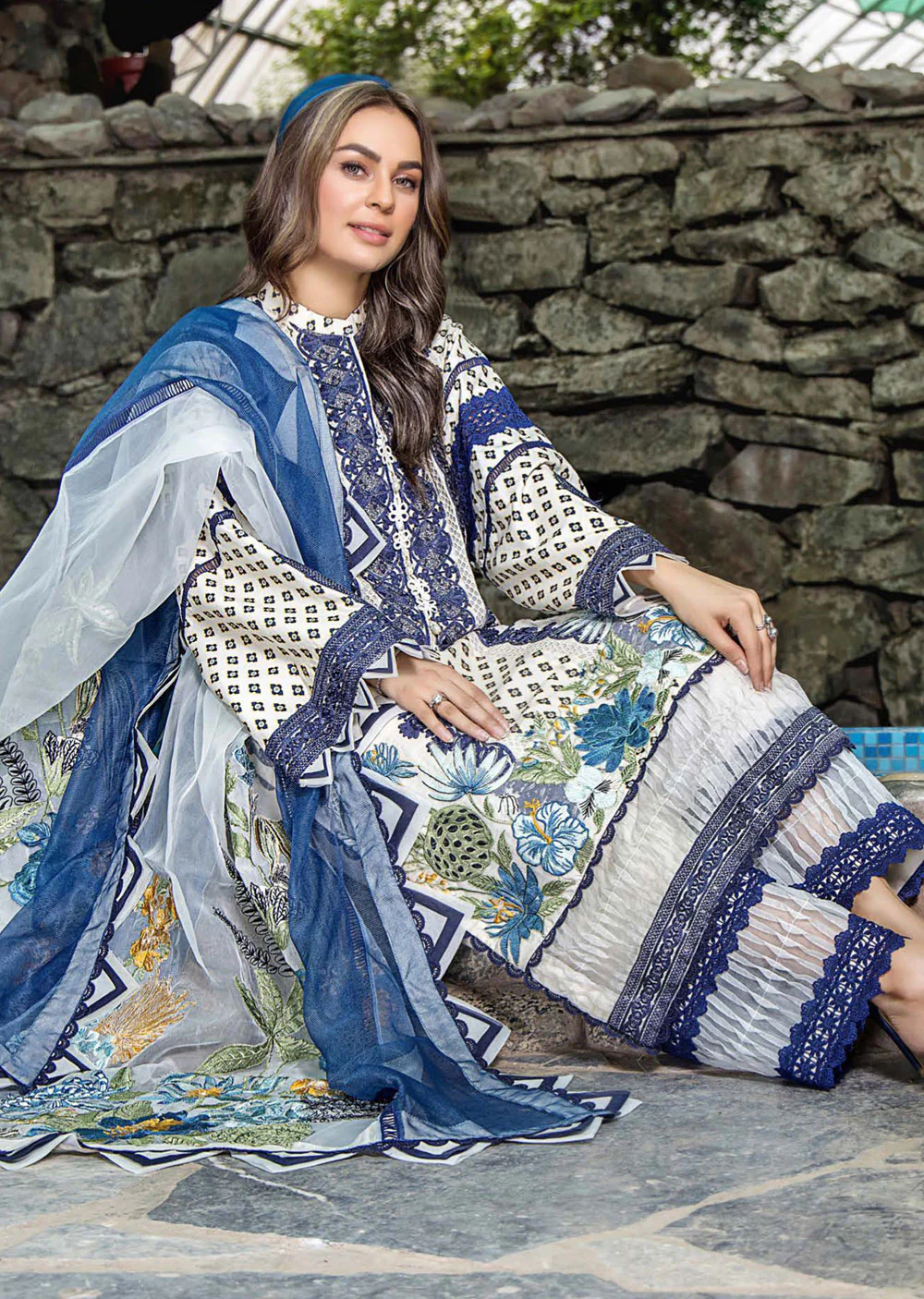 EA-LL-519 - Unstitched - Luxury Lawn Embroidered Collection 2024 - Image 3