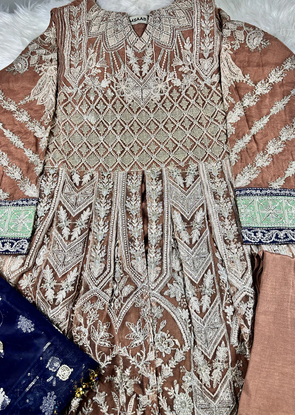 EC-07-R - Readymade - Baroque Chantelle Suit 2024 - Image 10