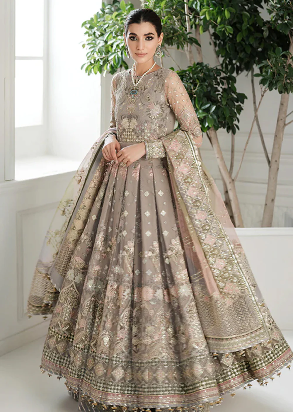 EC-08-R - Readymade - Baroque Chantelle Suit 2024 - Image 3