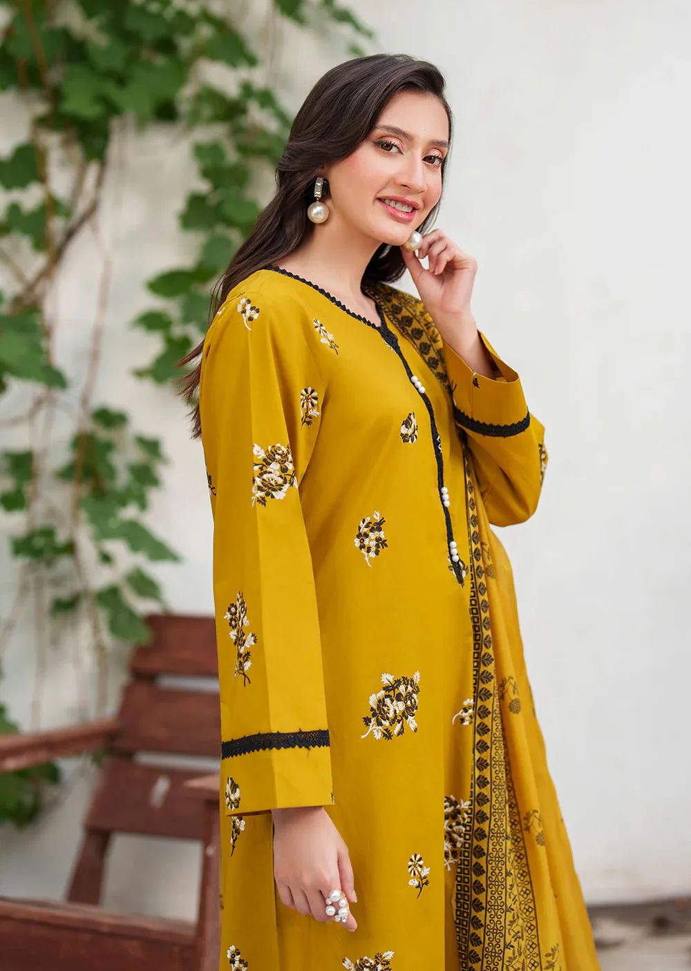 GRT-19 - Kehkashan - Readymade 3 Piece Cotton Suit - Image 2
