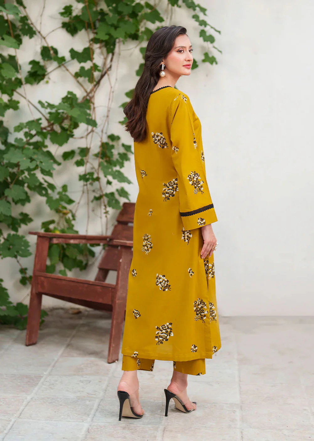 GRT-19 - Kehkashan - Readymade 3 Piece Cotton Suit - Image 3