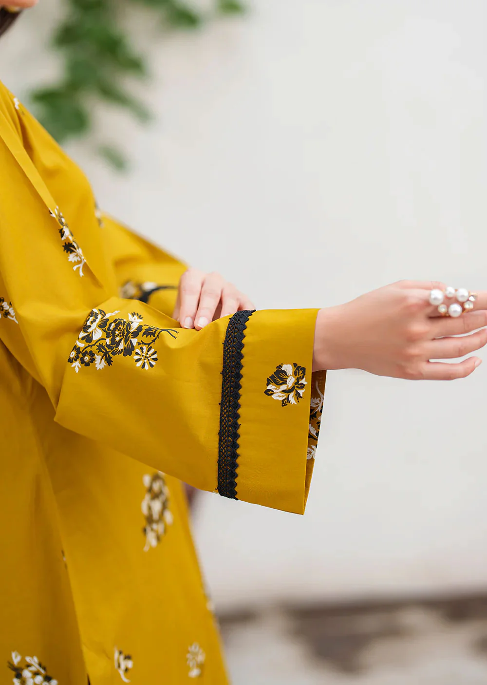 GRT-19 - Kehkashan - Readymade 3 Piece Cotton Suit - Image 4