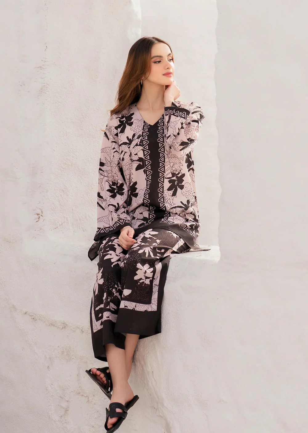 GUYR-11 - Black/Beige - Mia Tropic - Readymade Suit by Garnet 2024 - Image 4