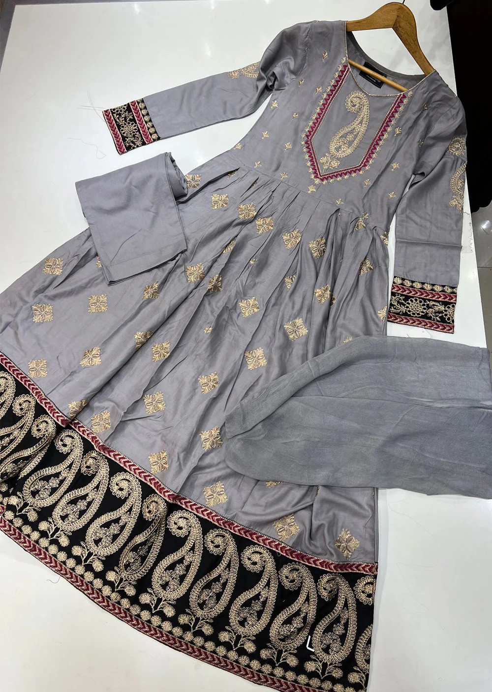 HK131 Alizeh Readymade Grey Linen Dress - Image 4