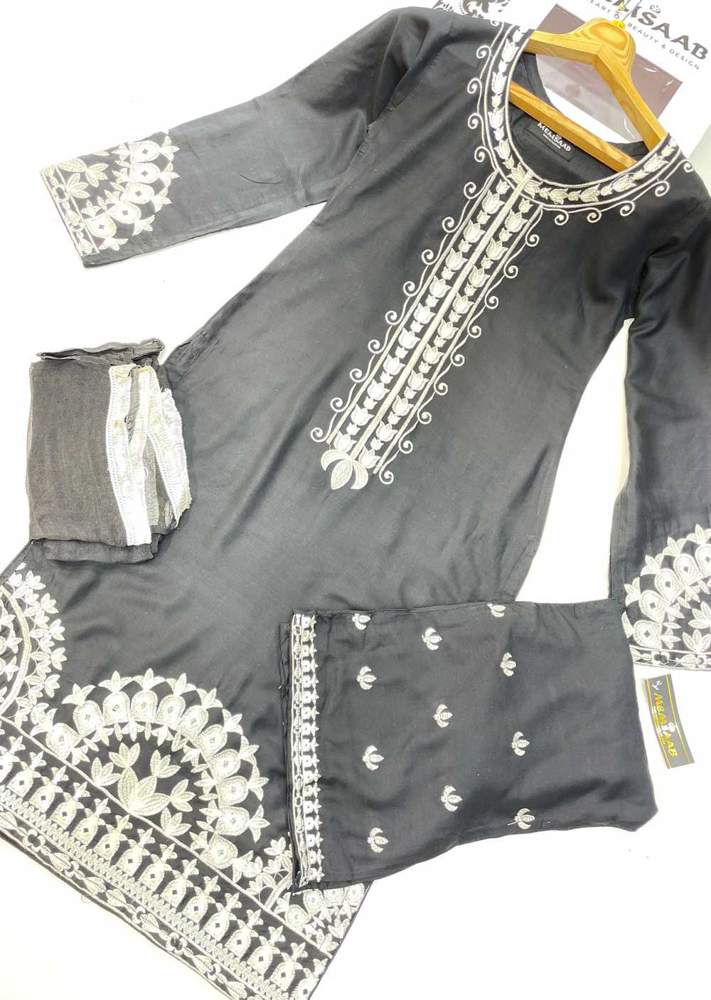 HK204 Saari Readymade Black Linen Suit