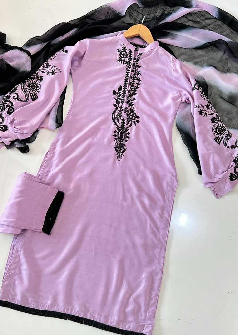 HK212 Lameez Readymade Lilac Linen Suit - Image 3