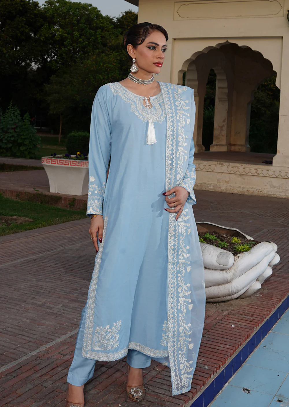 HK286 - Ima - Blue Linen Suit