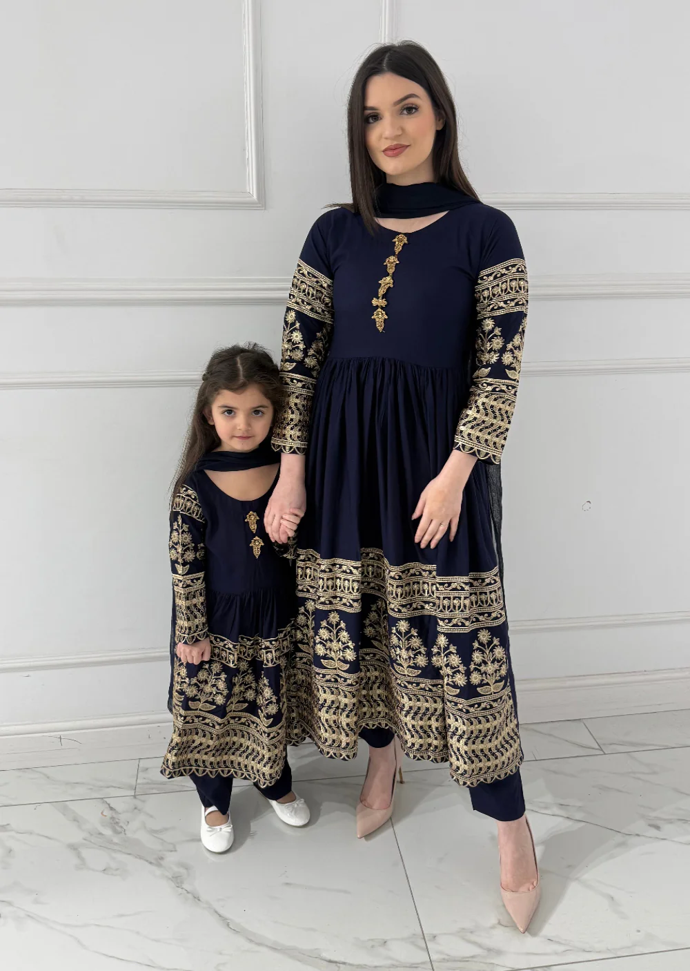 HK298 - Readymade - Mother & Daughter Linen Outfit 2025