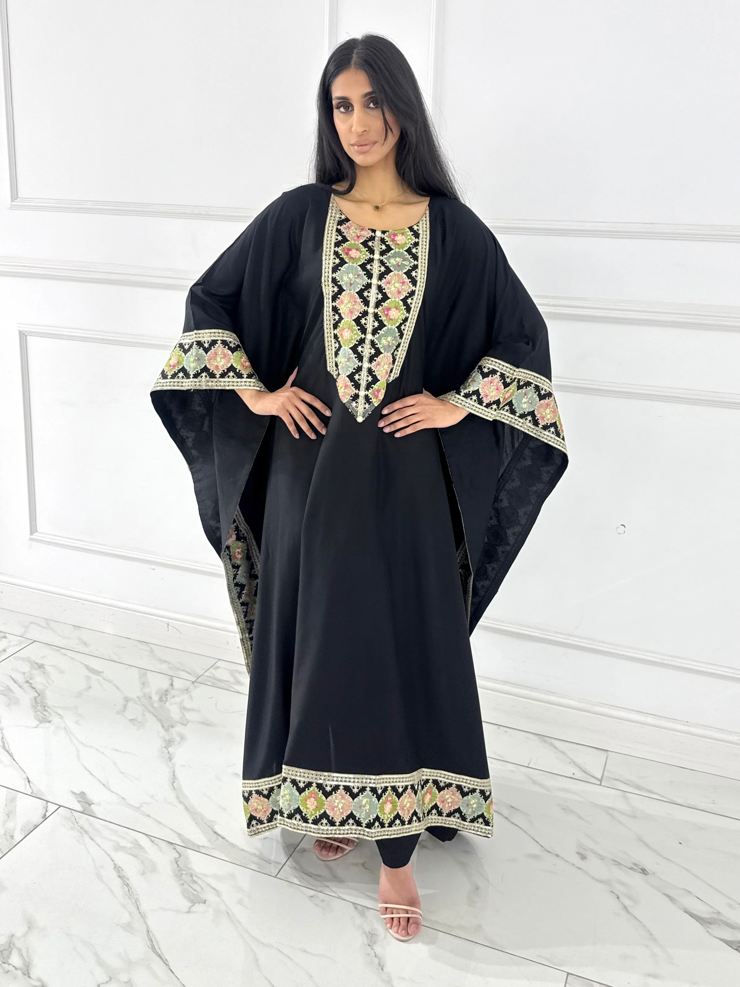 HK344 - Readymade embroidered linen kaftaan - Image 2