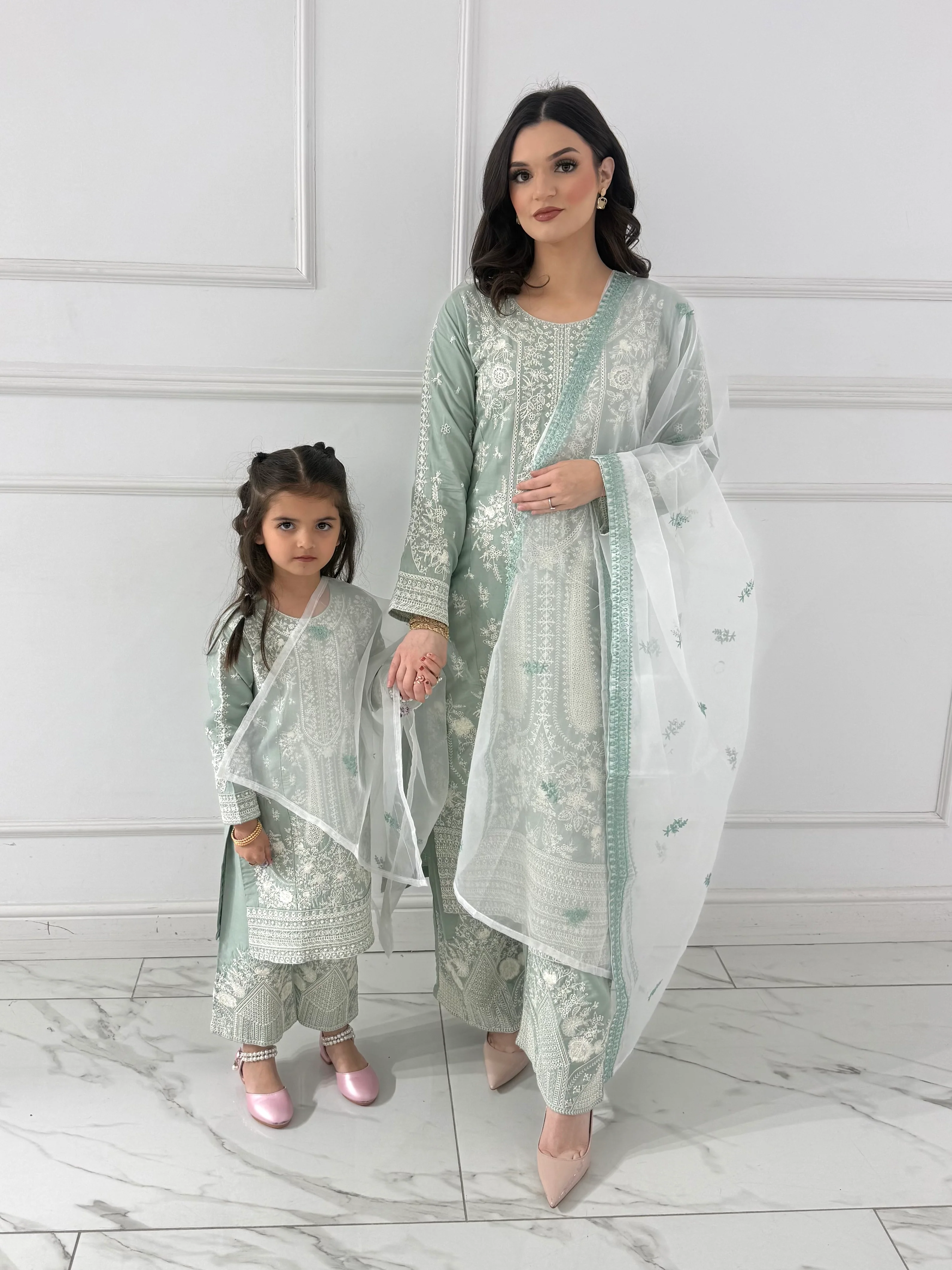 HK354 Sabre - Linen Mummy n Me Outfit - Image 2