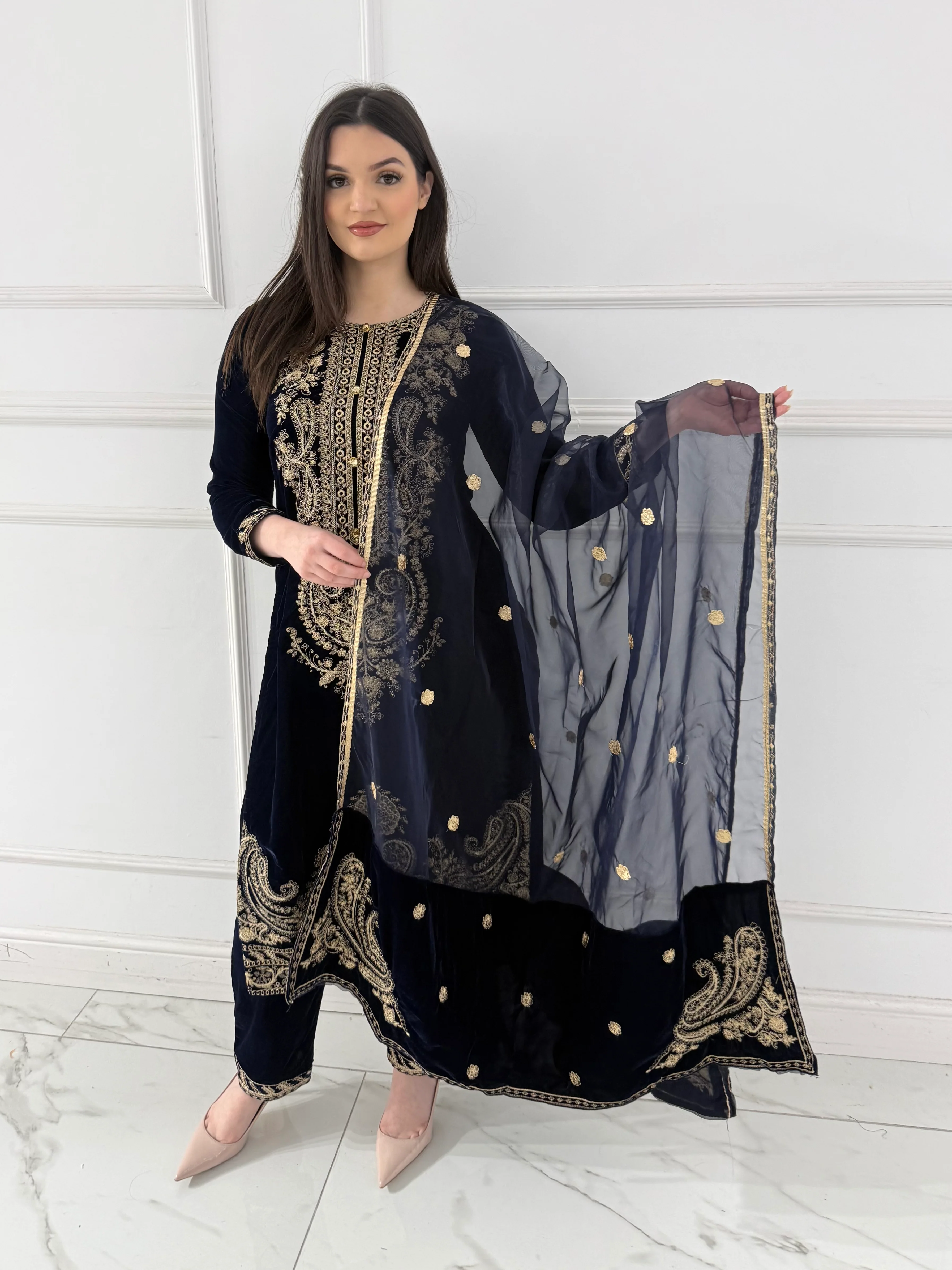 HK356 Readymade VELVET Outfit 2026 - Image 2