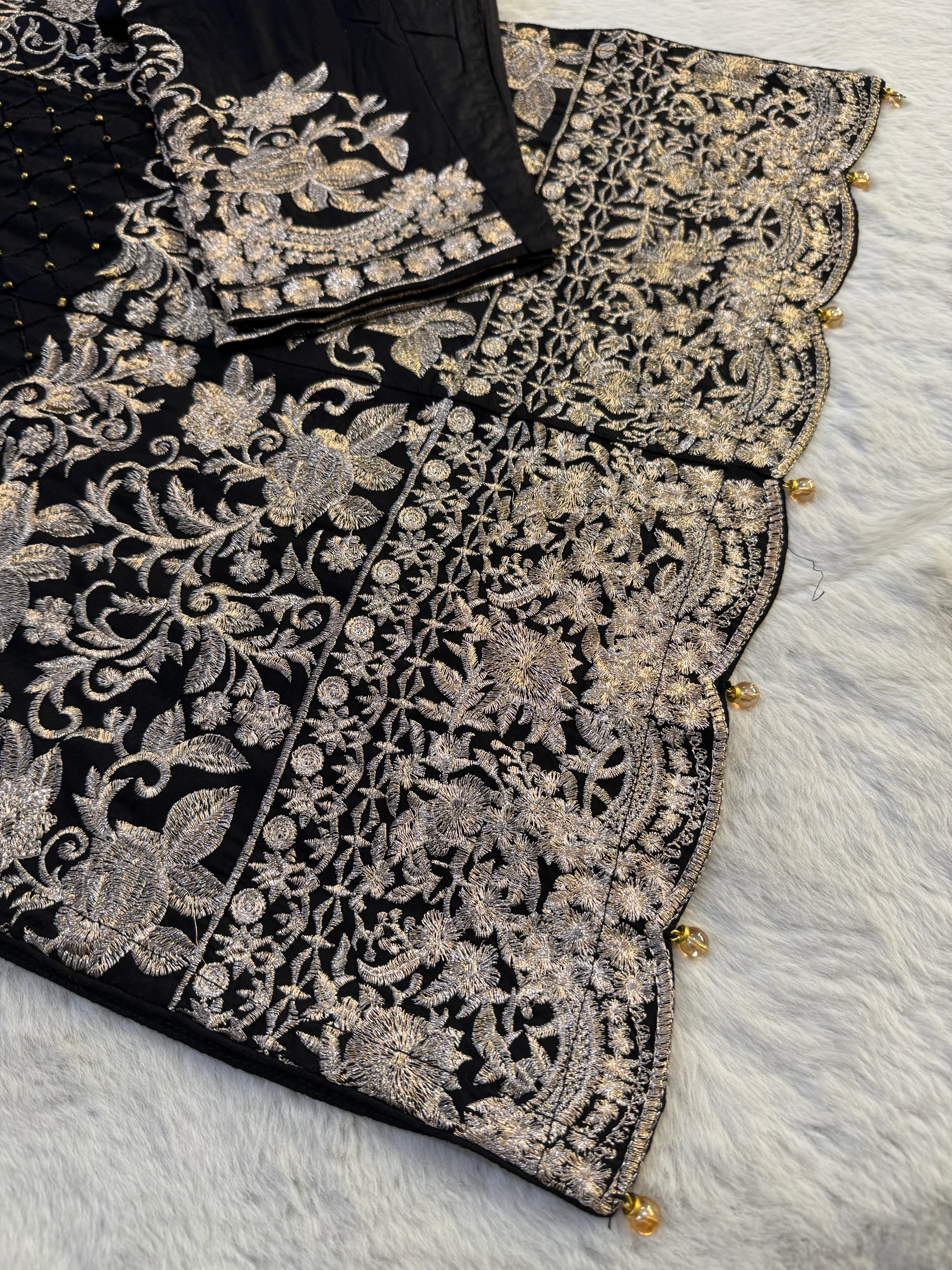 HK36 - Linen Embroidered Suit - Image 10