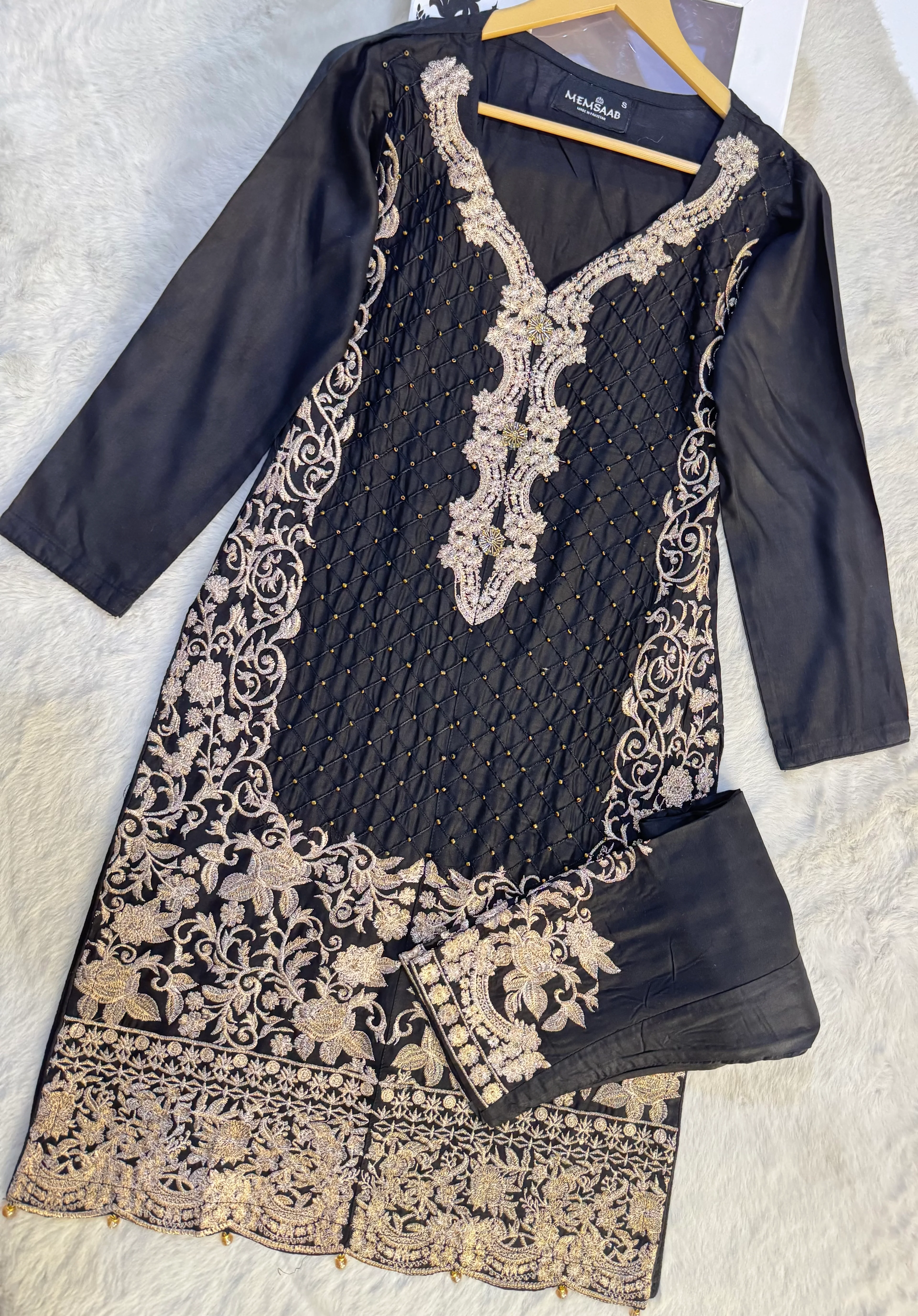 HK36 - Linen Embroidered Suit - Image 3