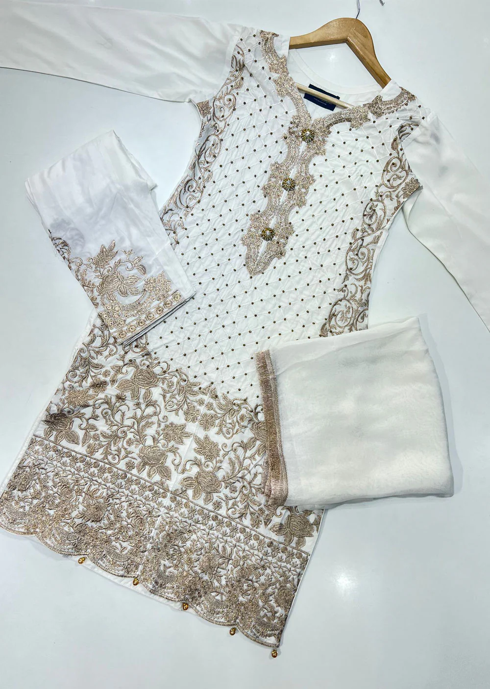 HK36 - Linen Embroidered Suit - Image 6