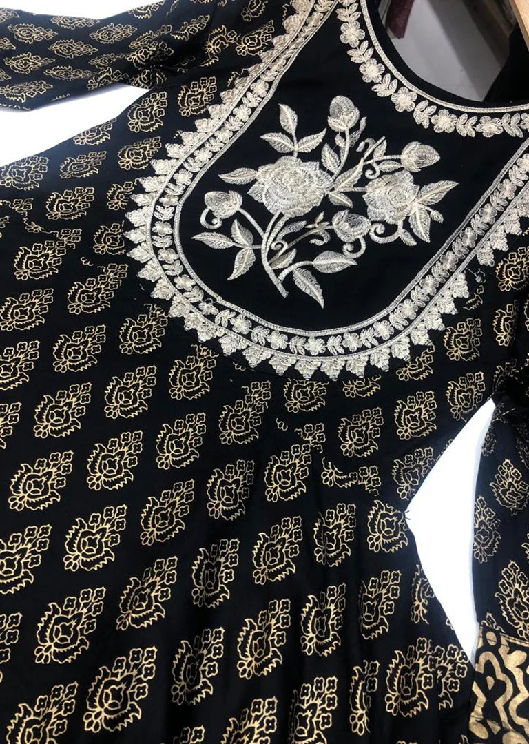 HK47 Black Embroidered Linen Suit - Image 4
