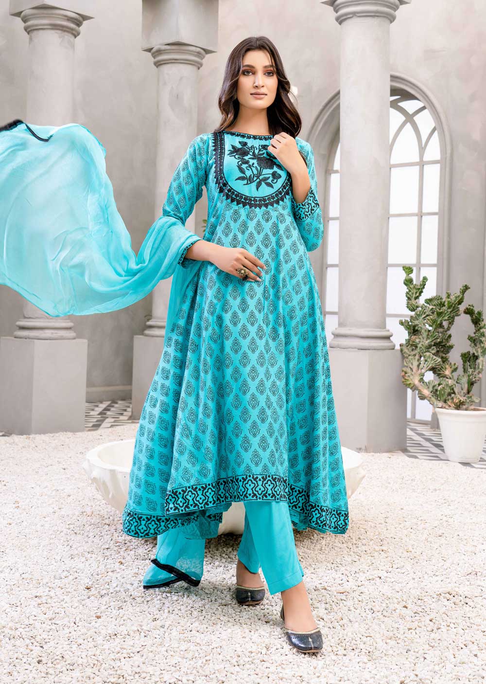 HK47 Turquoise Embroidered Linen Suit