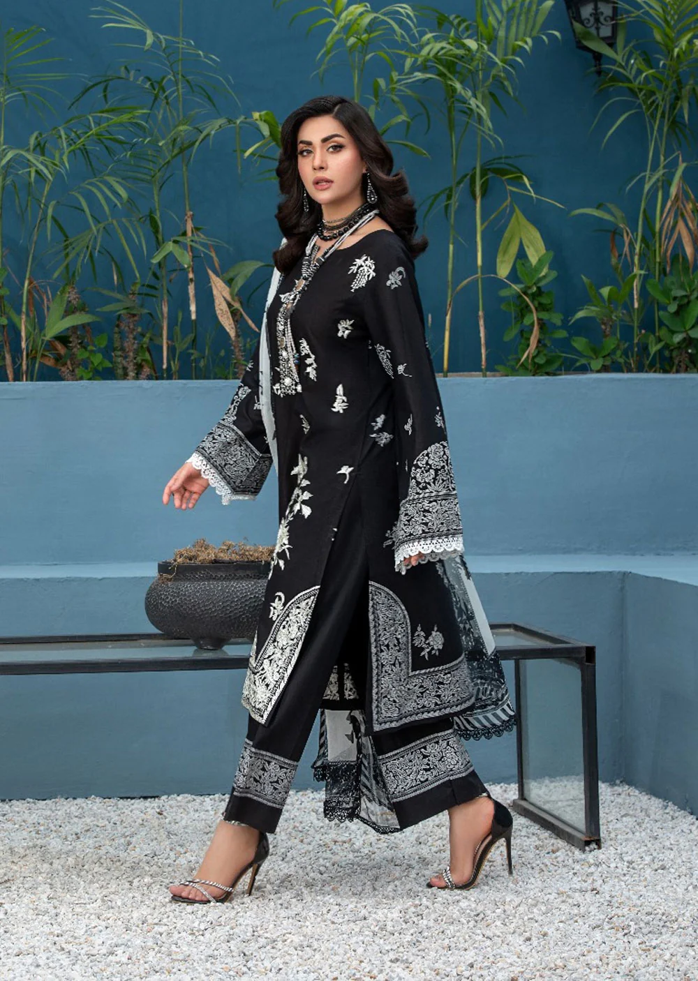 HSS-134 - Readymade Heeras Suit - Image 2