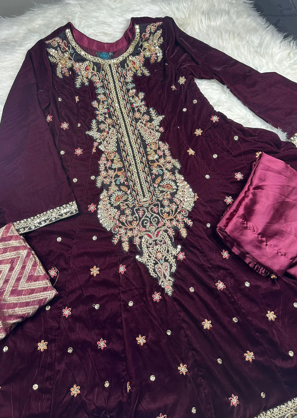 HSS-158 - Red - Readymade Heeras Sapphire Velvet Majesty Suit - Image 2