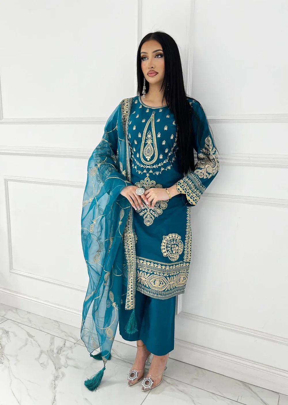 HSS-250 - Readymade Heeras linen Suit