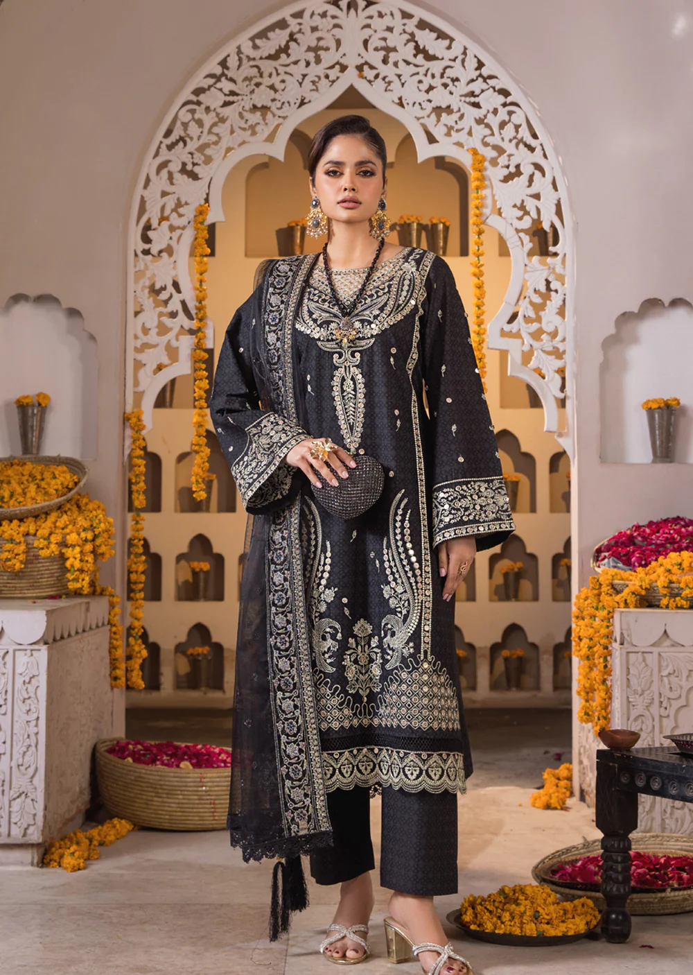 HSS-301 - Readymade Heeras Suit