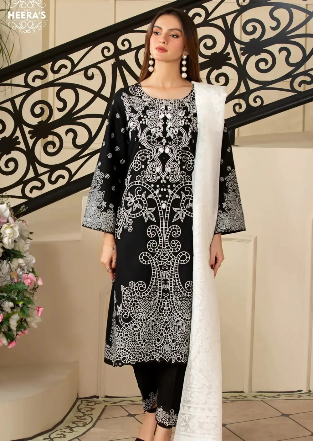 HSS-350- Readymade BLACK REGAL MOTIFS Heeras Suit