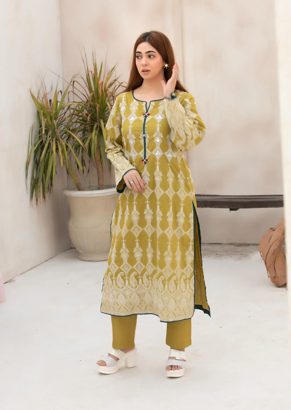 HSS-363- Readymade IVORY ROYALE Heeras Suit - Image 6