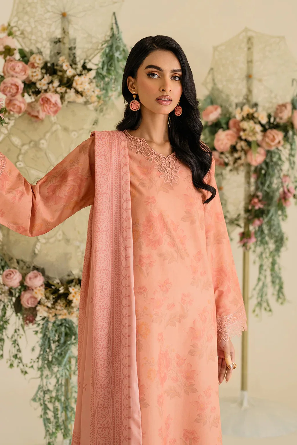 IFE-UE-433-Iznik Printed Lawn Edition 2025 - Image 3