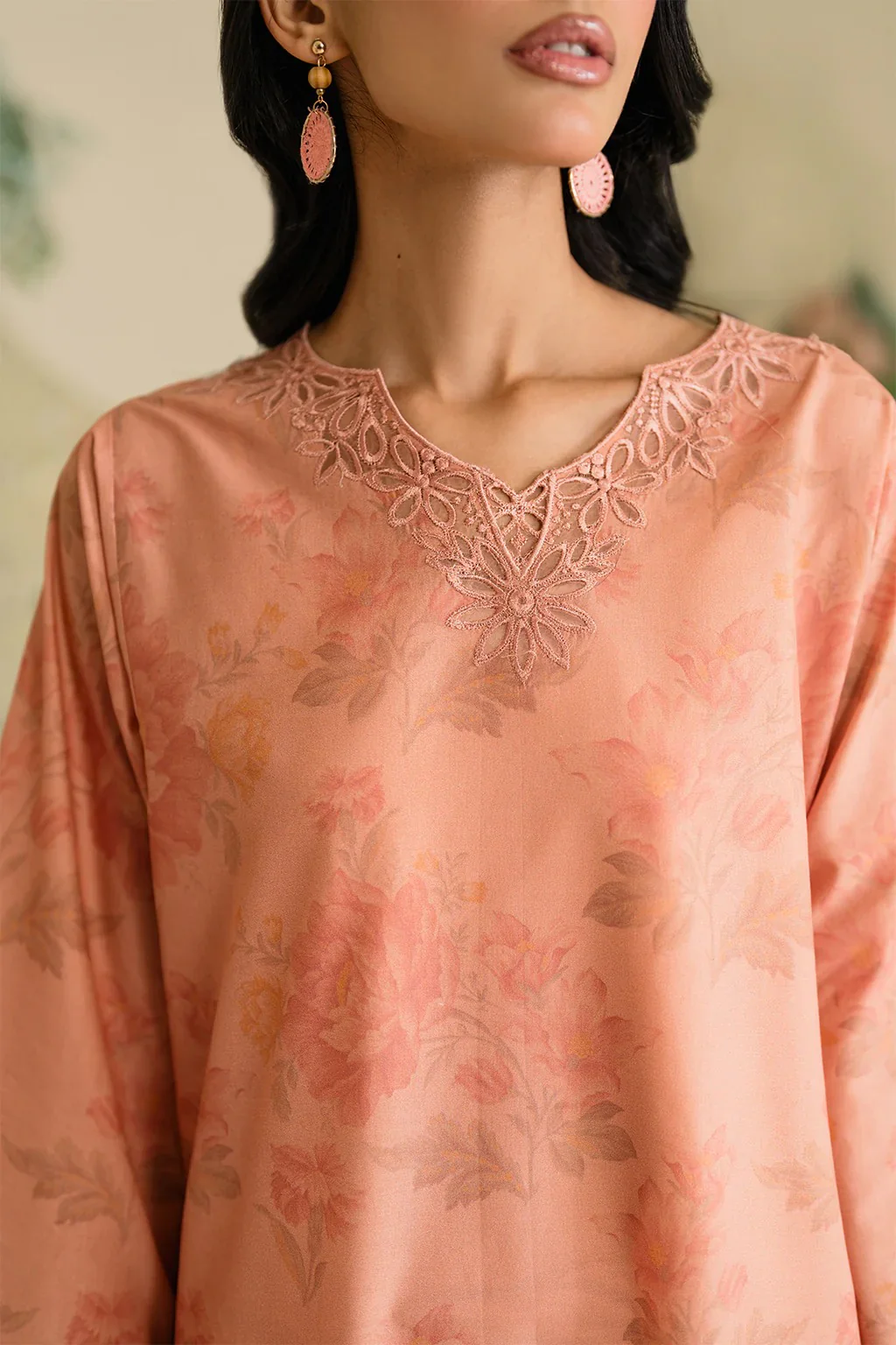 IFE-UE-433-Iznik Printed Lawn Edition 2025 - Image 6