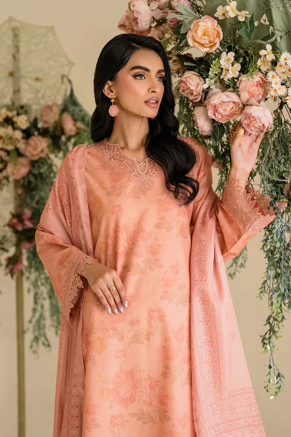 IFE-UE-433-Iznik Printed Lawn Edition 2025 - Image 7