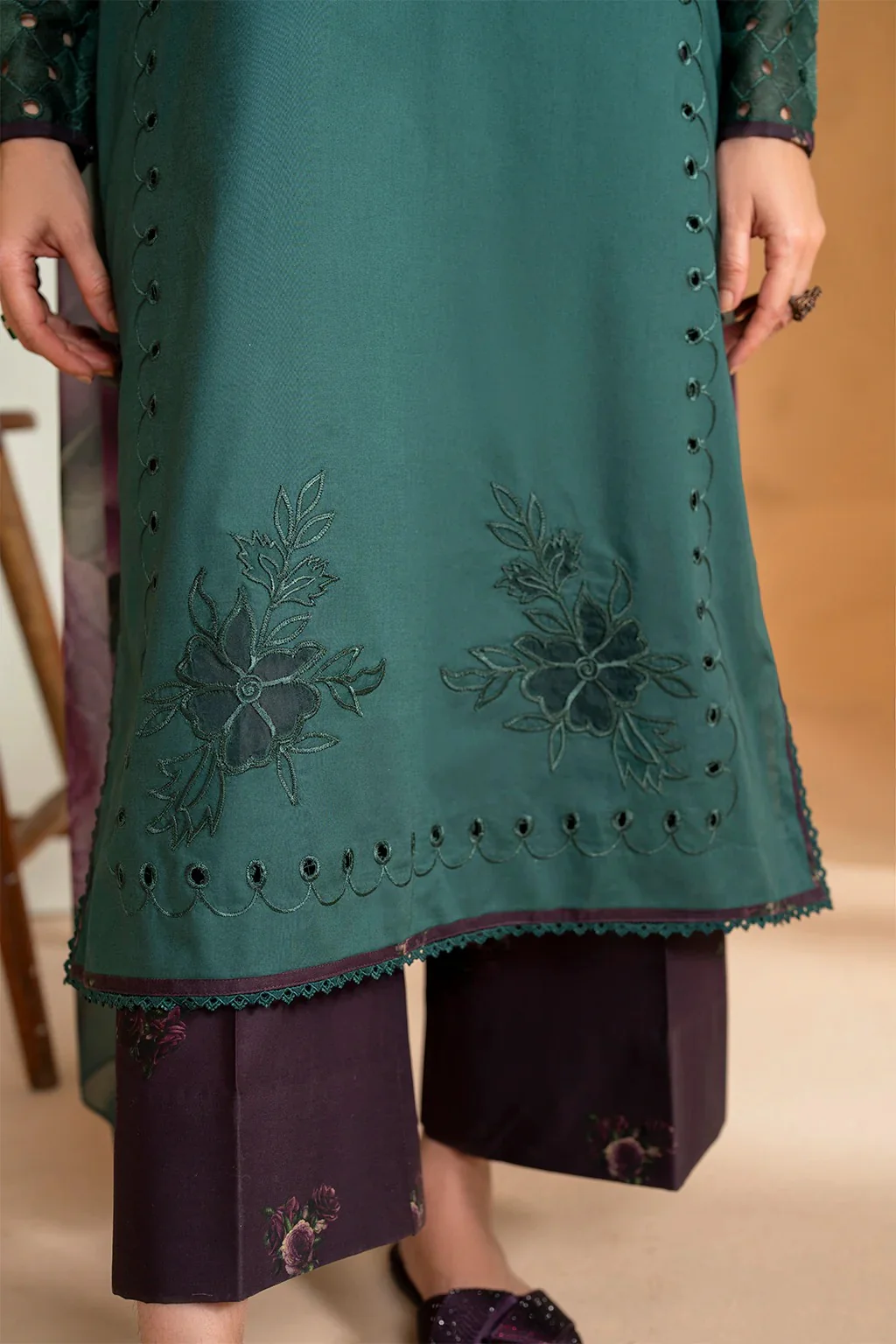 IFE-UE-468-Iznik Printed Lawn Edition 2025 - Image 7