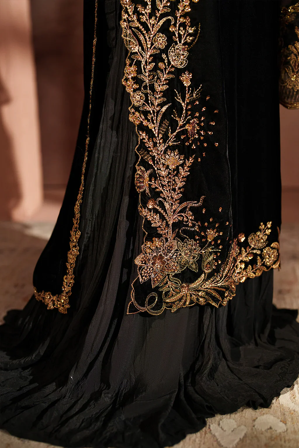 IV-62 Readymade Iznik Embroidered Velvet Edition 2025 - Image 10