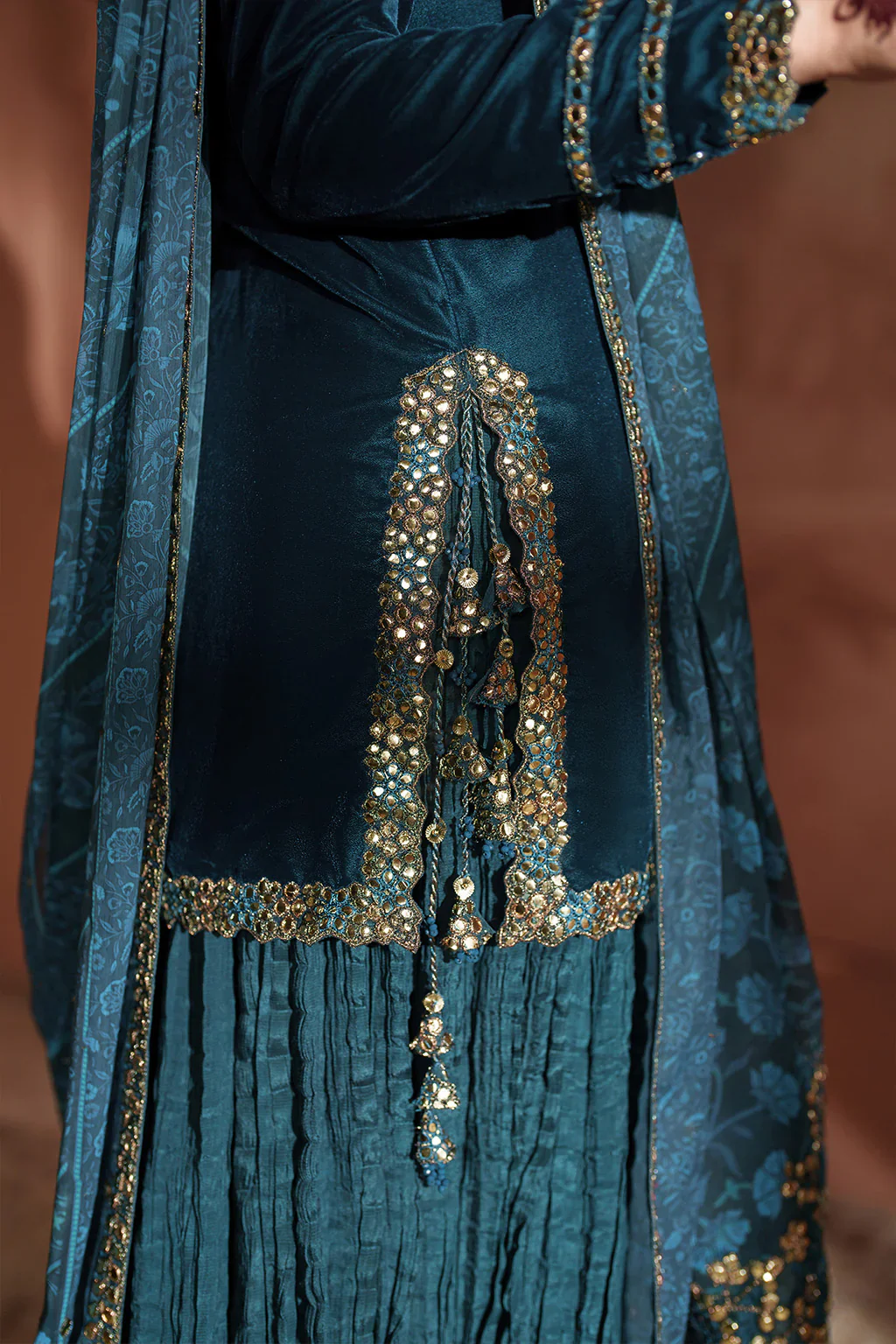 IV-64 Readymade Iznik Embroidered Velvet Edition 2025 - Image 9