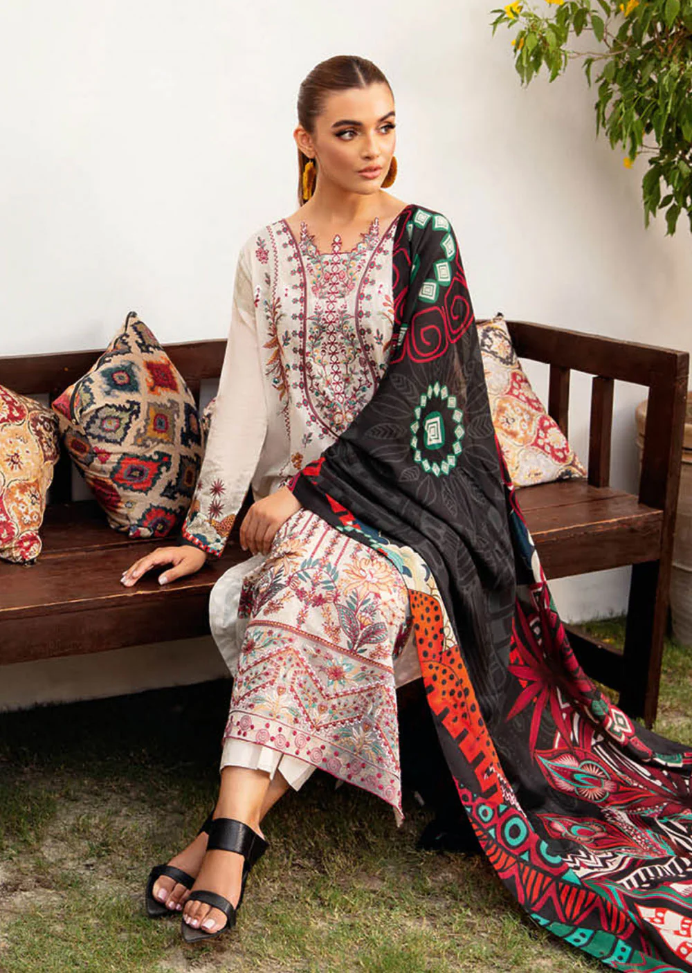L-1208-R - Readymade - Ramsha Mashaal Luxury Lawn Vol 12 2024 - Image 2