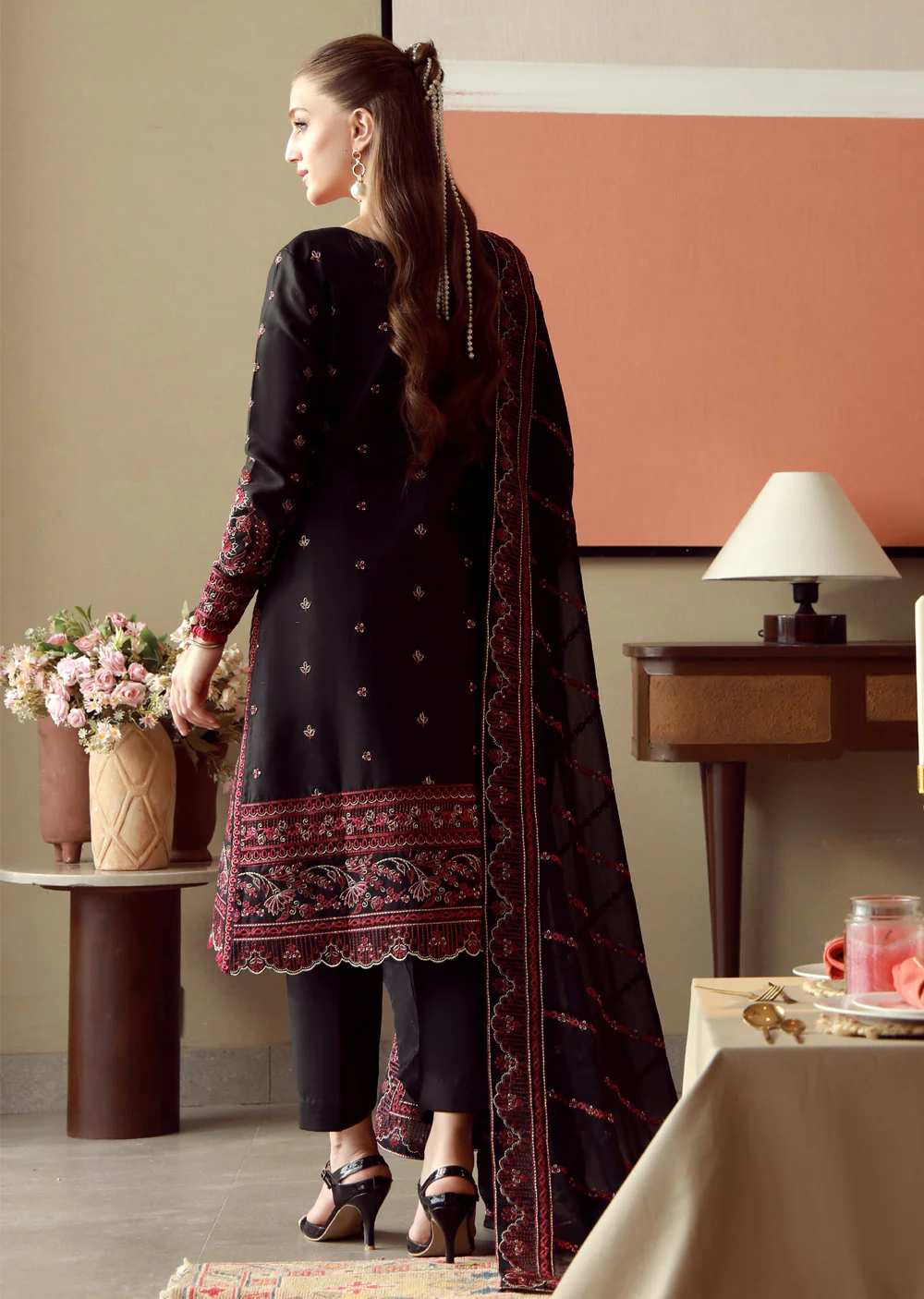 LNP-06 - Zhuri - Ready Made Gulaal Faina Lawn Collection 2025 - Image 3