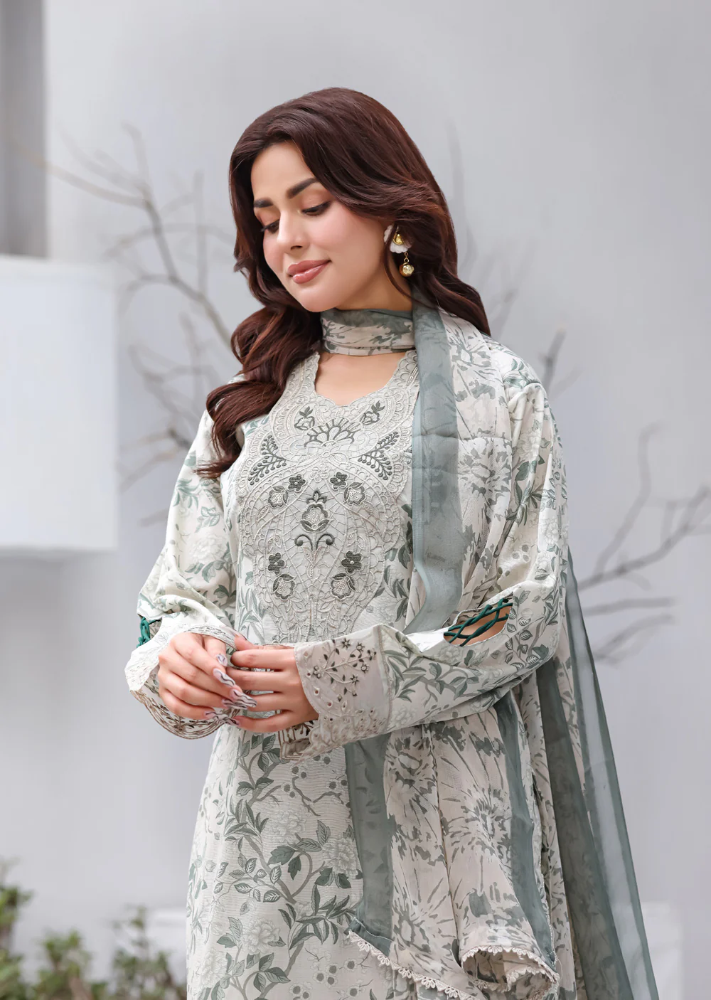 MDNA-19 - Grey Embroidered Lawn Outfit - Image 3