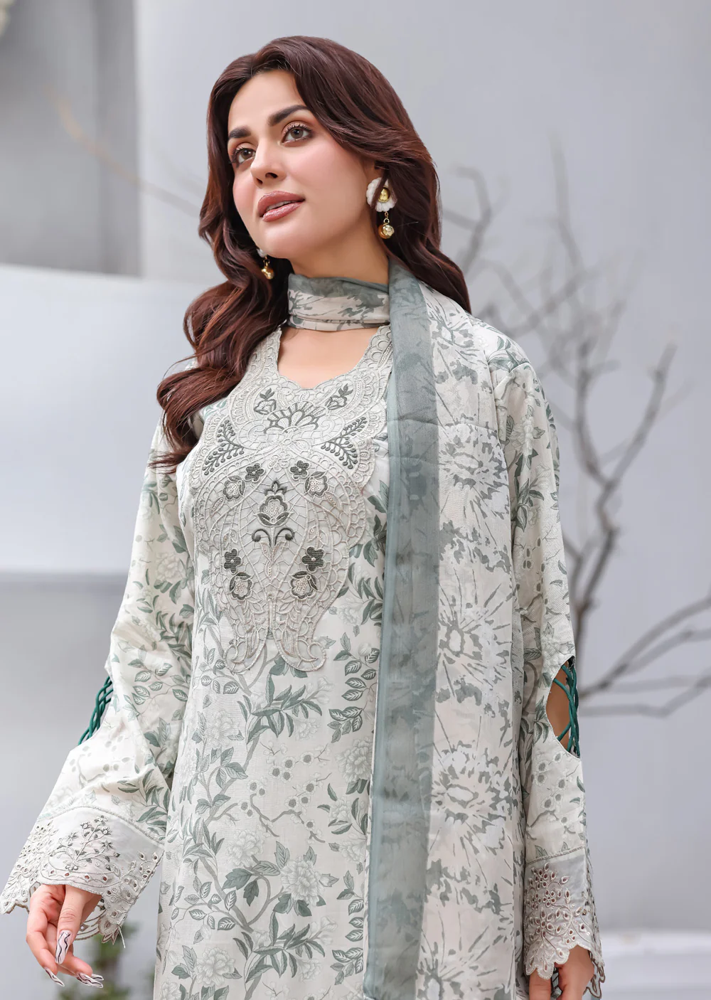 MDNA-19 - Grey Embroidered Lawn Outfit - Image 4