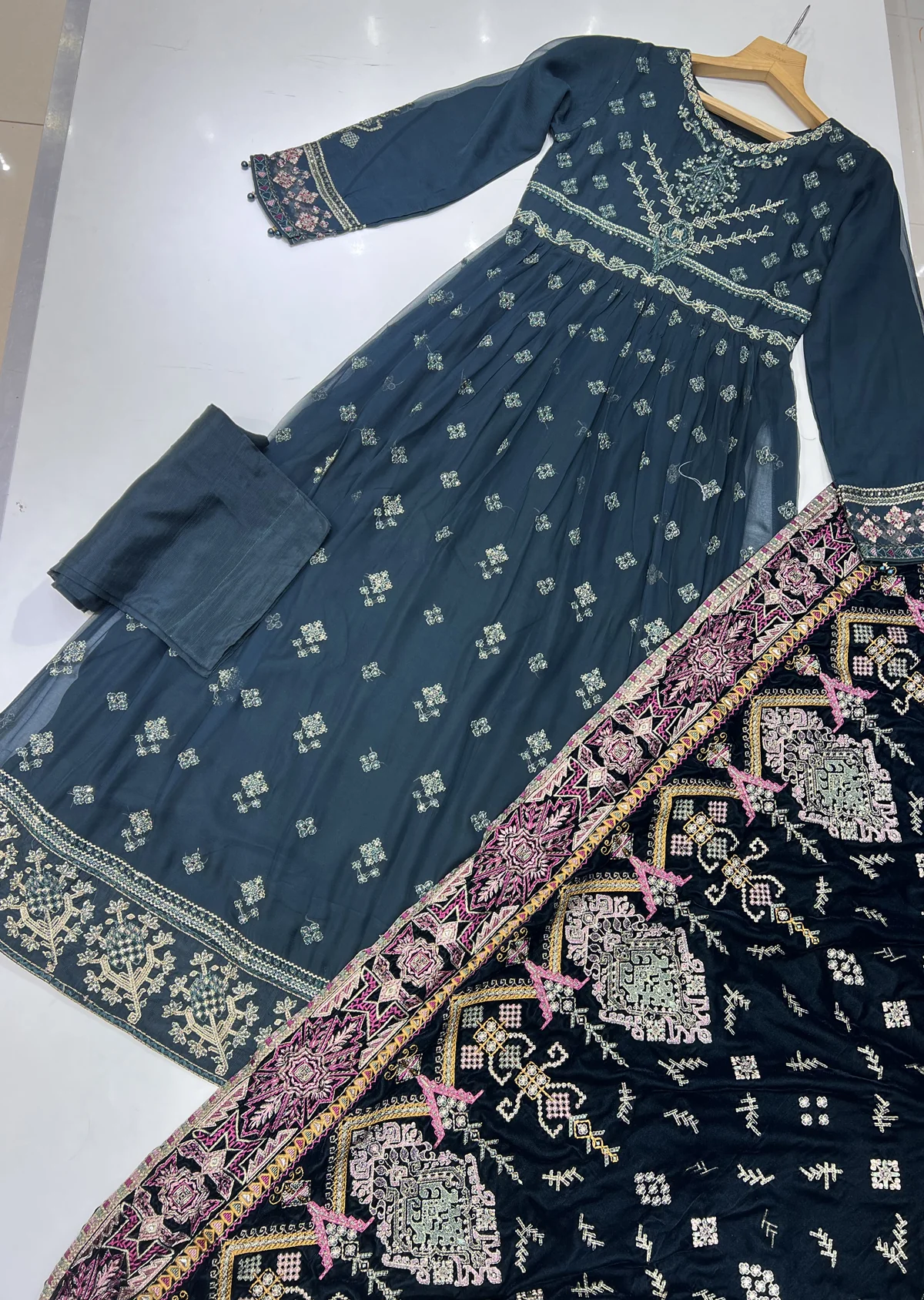 MEHZA - Readymade XENIA Suit - Image 6